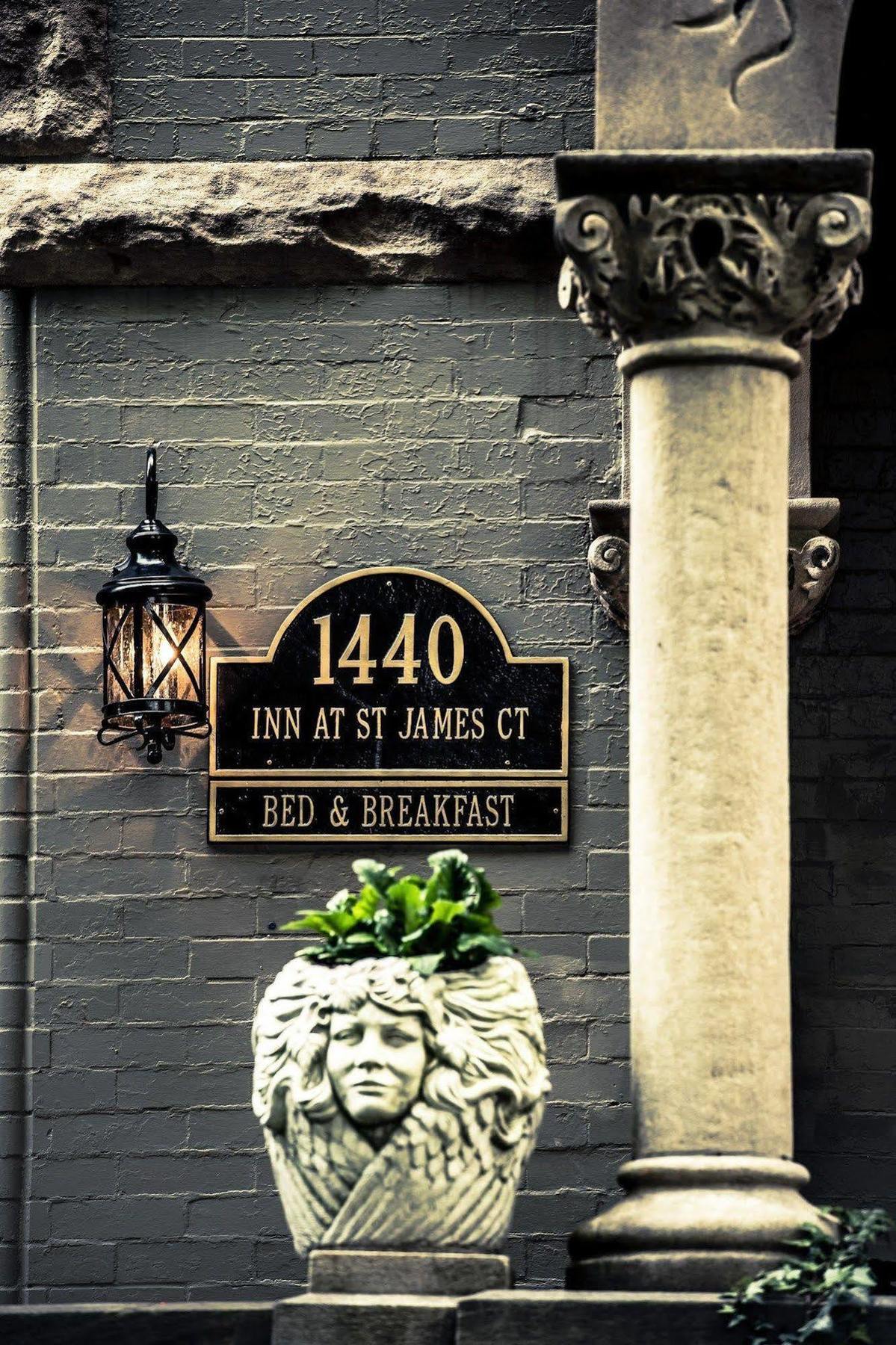 Inn At St James Court Louisville Exterior photo