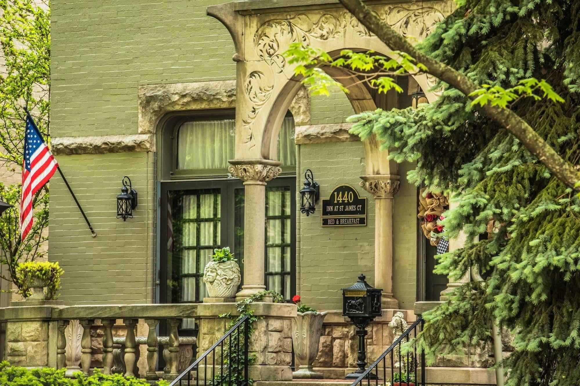 Inn At St James Court Louisville Exterior photo